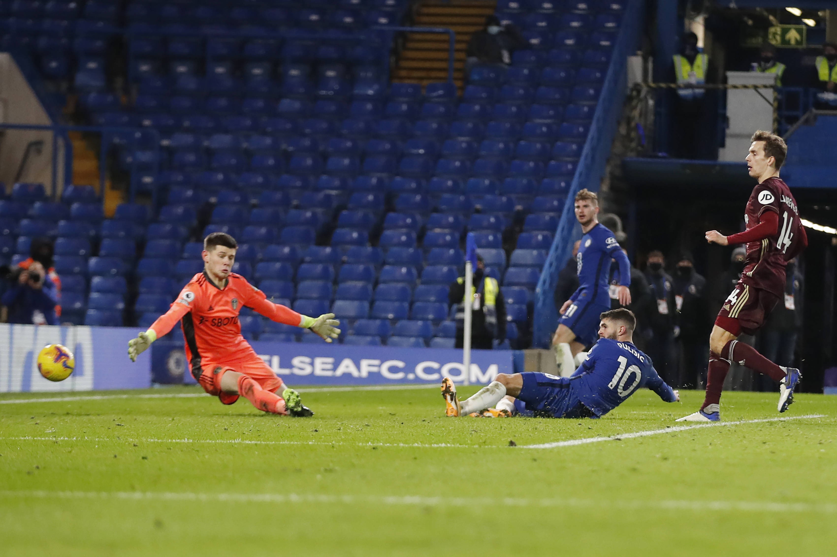 人反超并拉 人反超并拉